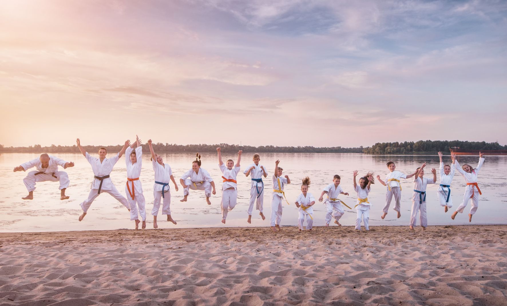 Karatecy nad jeziorem